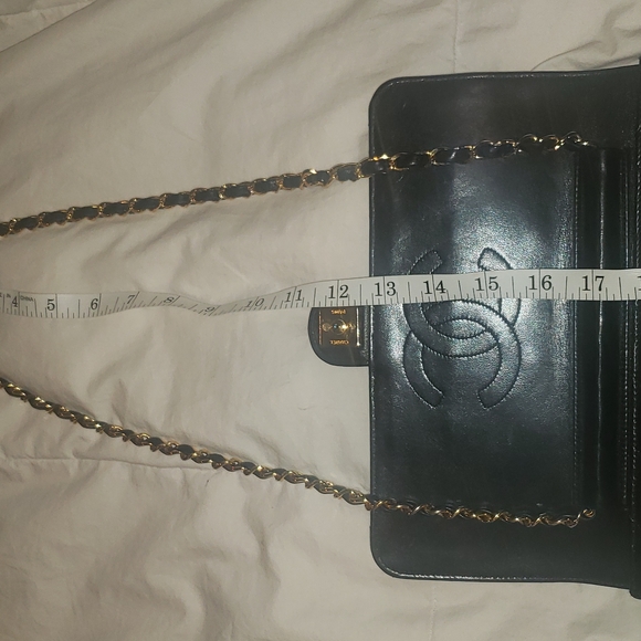 Chanel Classic Quilted Lambskin Bag FULL SET, BOX AND DUSTBAG Series 2 - Picture 16 of 16